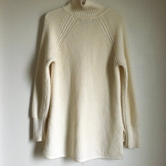 Banana Republic Wool Blend Knit Turtleneck Sweater - Picture 3 of 13